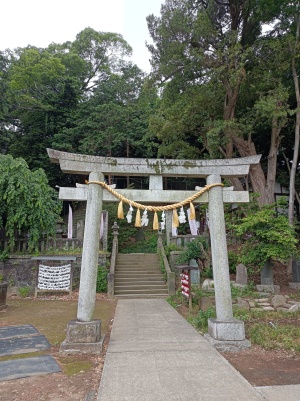 前玉神社の「二の鳥居」と石段