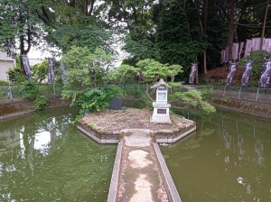 前玉神社の境内に広がる「龍泉池」