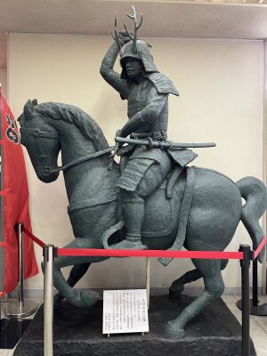 真田幸村公の騎馬武者像