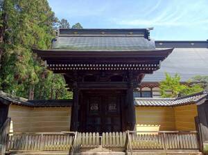 恵林寺本堂、入り口の門