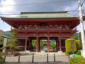 甲斐善光寺の山門