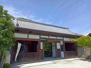 大蔵経寺の山門
