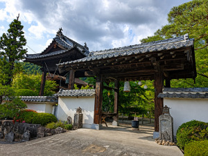 法蓋山 東光寺の中門