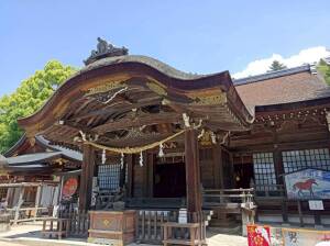 武田神社の拝殿