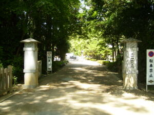 武田神社、躑躅ヶ崎館の大手門