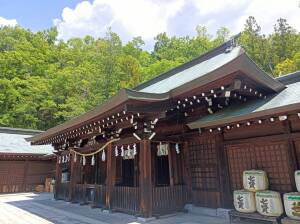 山梨縣護國神社の拝殿