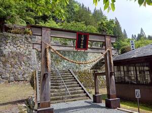夫婦木神社の木製鳥居