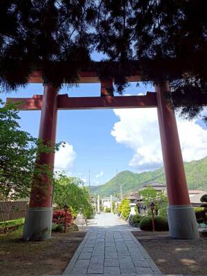 河口浅間神社の朱色の大鳥居
