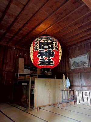 河口浅間神社の拝殿の大提灯