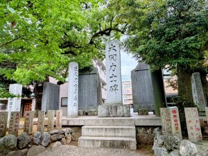 富岡八幡宮の「大関力士碑」