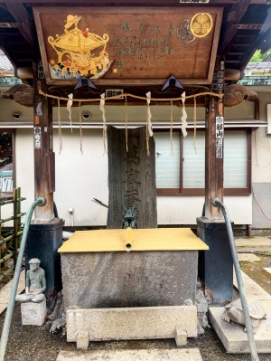 品川神社の手水舎