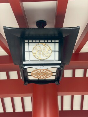 山王日枝神社の社殿の吊灯籠