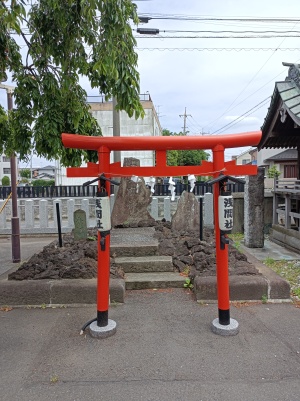 鴻神社の境内社「浅間社」