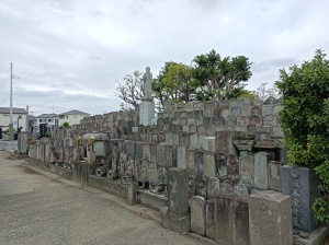 曹傳山 宝持寺の無縁仏供養塔