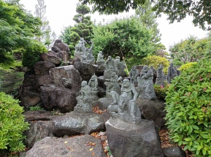 曹傳山 宝持寺の「十八羅漢石仏」