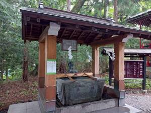新屋山神社本宮の手水舎