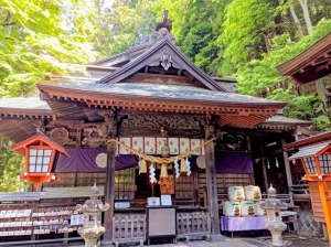 新倉富士浅間神社の拝殿