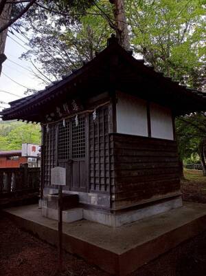 忍野八海浅間神社の薬師堂