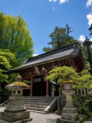 北口本宮冨士浅間神社の「随神門」