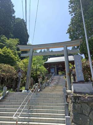 武蔵御嶽神社の約330段の石段