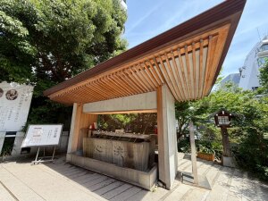 乃木坂46ファンの聖地・乃木神社の手水舎